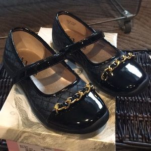 Nina Kids Mary Janes with Chain Detail